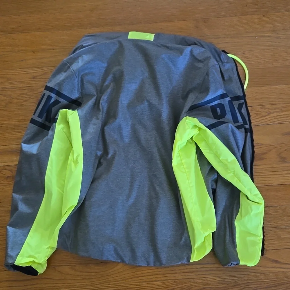 VS Pink Jacket - Picture 3 of 10